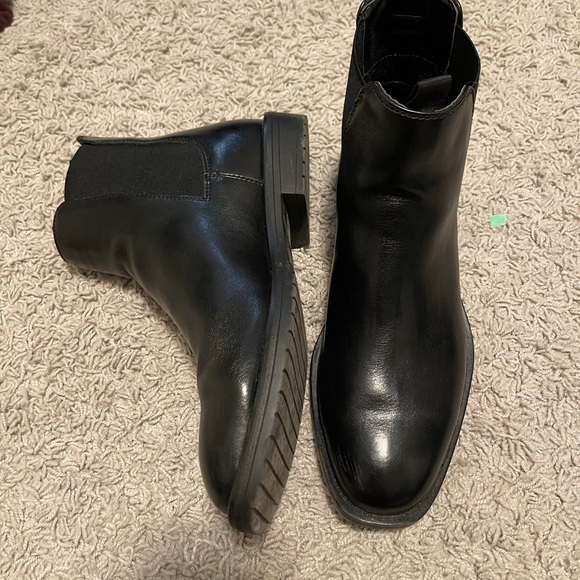 Call it spring black leather Chelsea boots - Picture 1 of 4